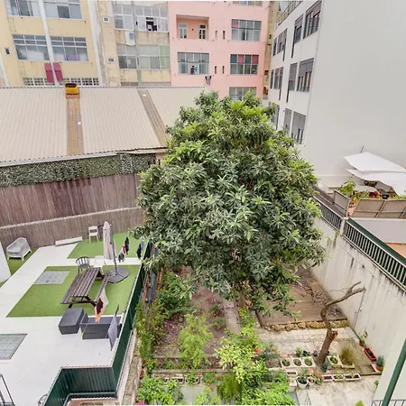 Cozy With 3 Bedrooms And Living Close To The Center Lisboa