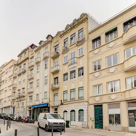 Cozy With 3 Bedrooms And Living Close To The Center Apartmán Lisboa