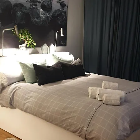 Apartmán Cozy With 3 Bedrooms And Living Close To The Center *