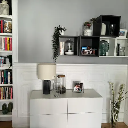 Apartmán Cozy With 3 Bedrooms And Living Close To The Center