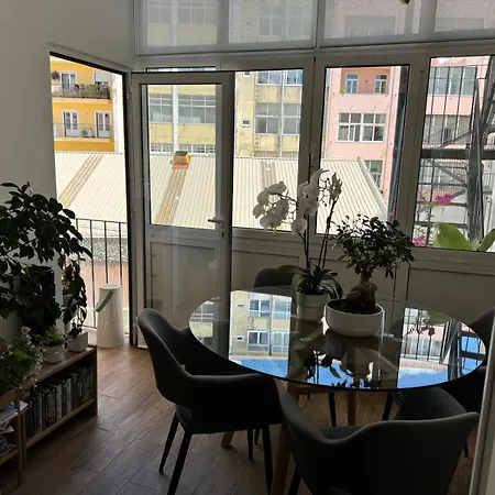 Cozy With 3 Bedrooms And Living Close To The Center Lisboa